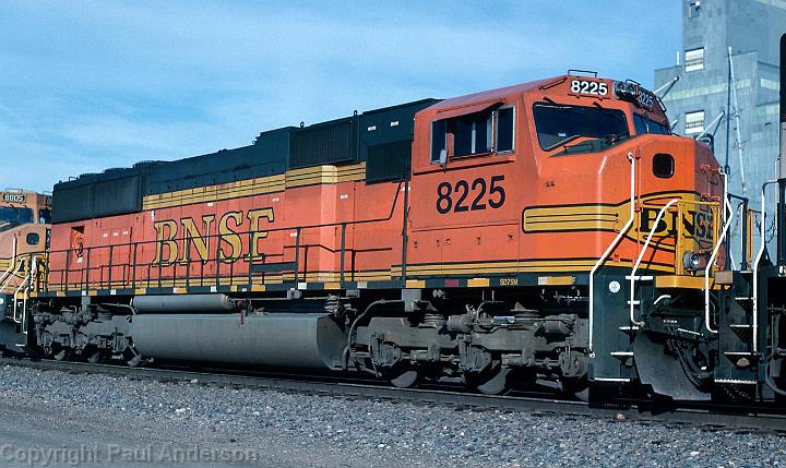 BNSF 8225 sd75m.jpg